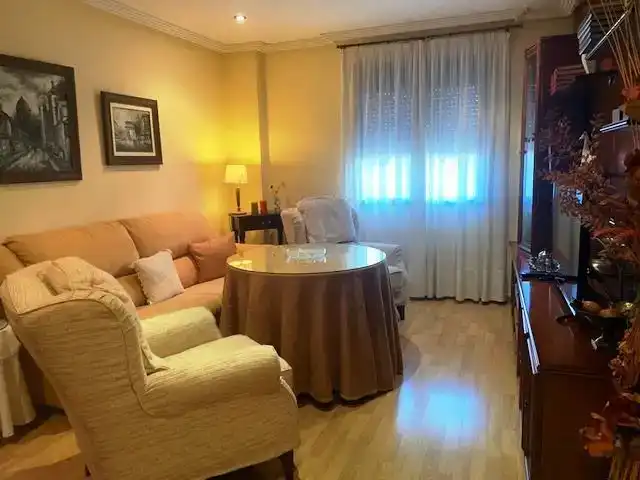 Dormitori de Pis en venda en Baeza amb Aire condicionat i Balcó