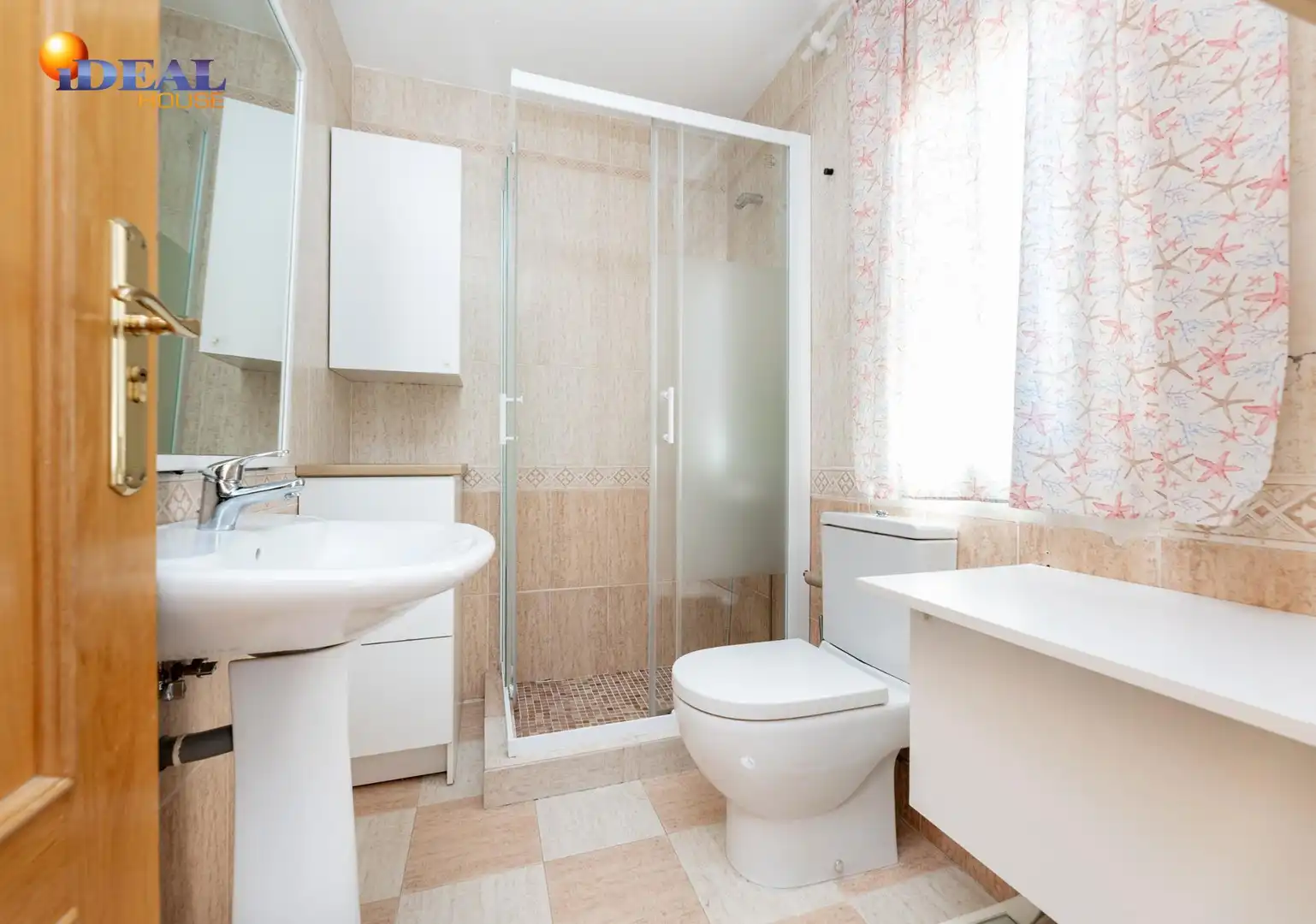 Bathroom of Detached homes for sale in La Zubia  with Air Conditioner, Heating and Private garden