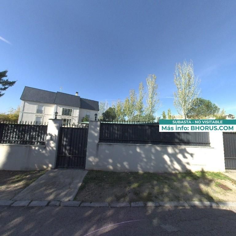 Vista exterior de Casa o xalet en venda en Pozuelo de Alarcón amb Jardí privat i Piscina