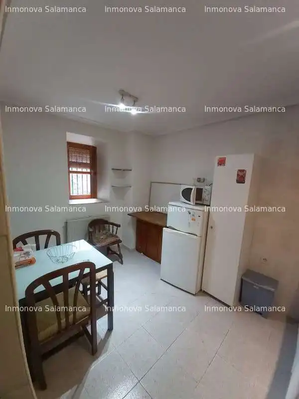 Cocina de Apartamento de alquiler en Salamanca con Calefacción y Amueblado