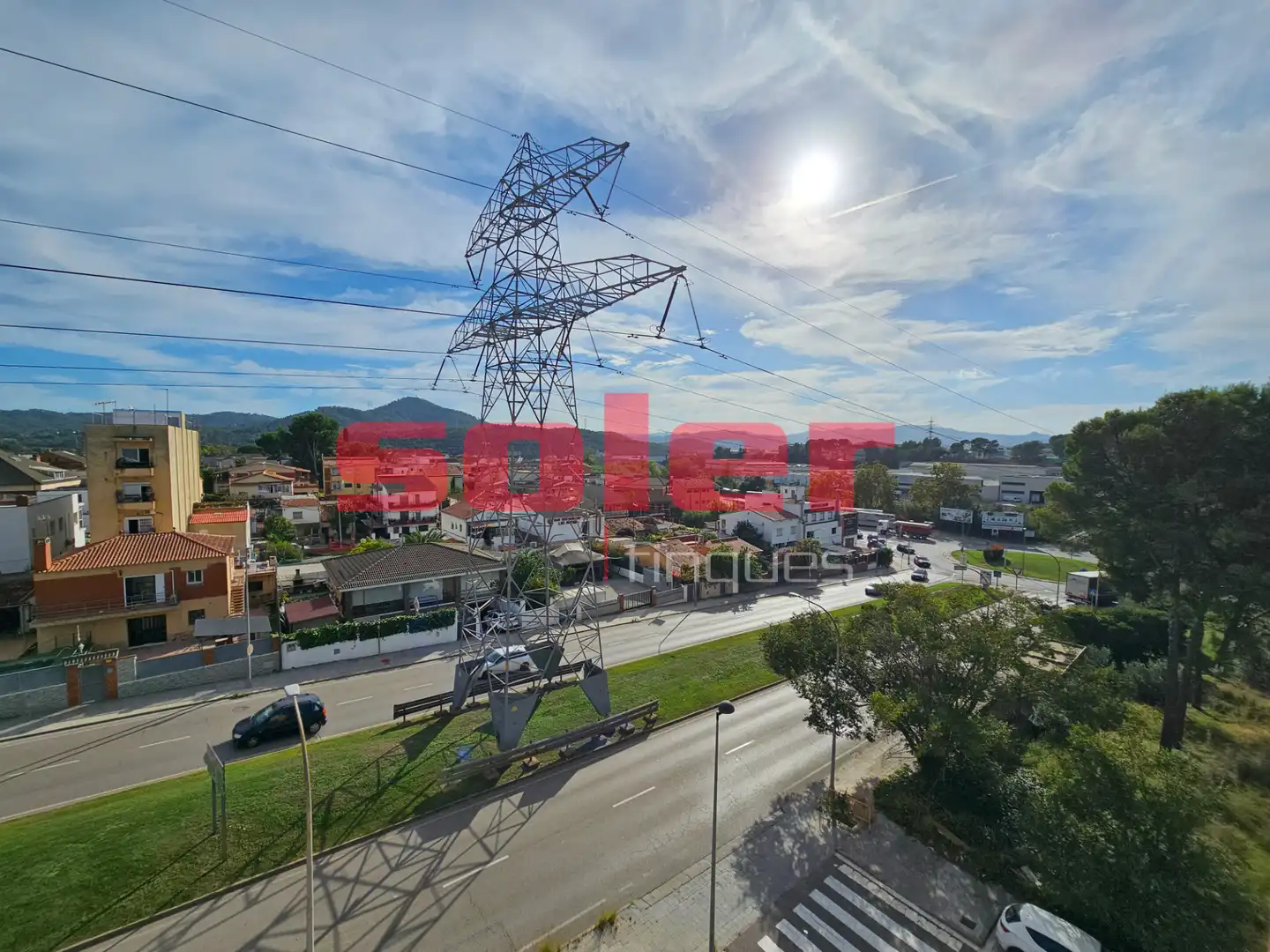 Vista exterior de Oficina en venda en Rubí amb Aire condicionat