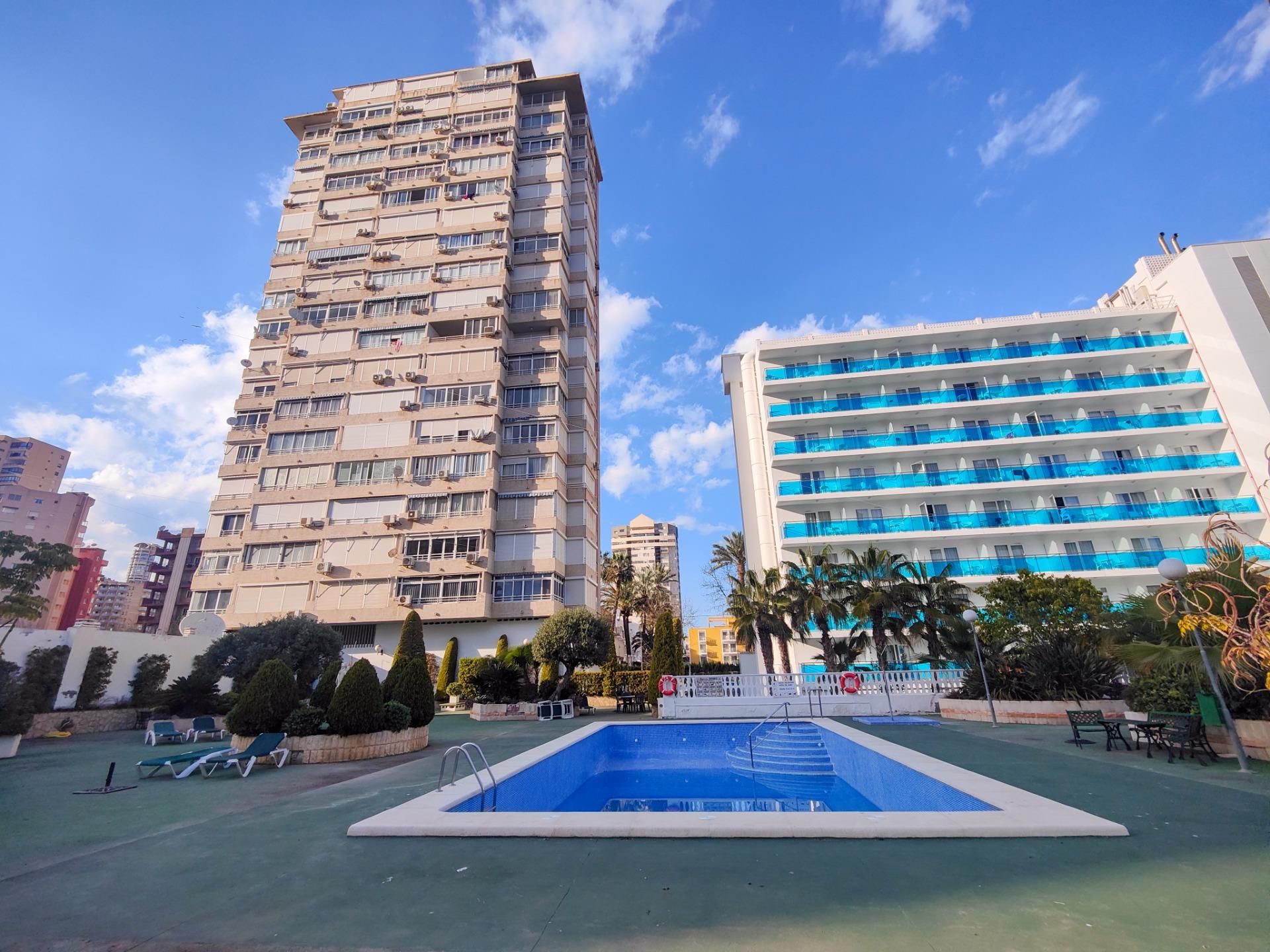 Swimming pool of Flat for sale in Benidorm  with Air Conditioner, Private garden and Community pool