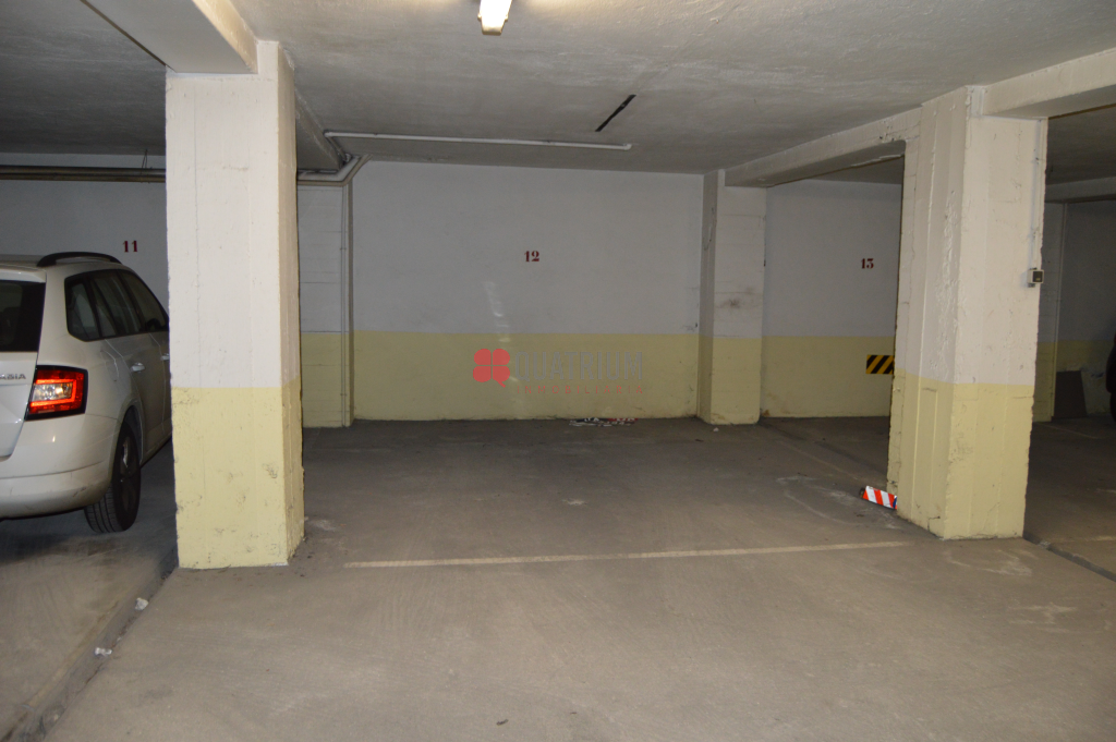 Aparcament de Garatge en venda en Santiago de Compostela 