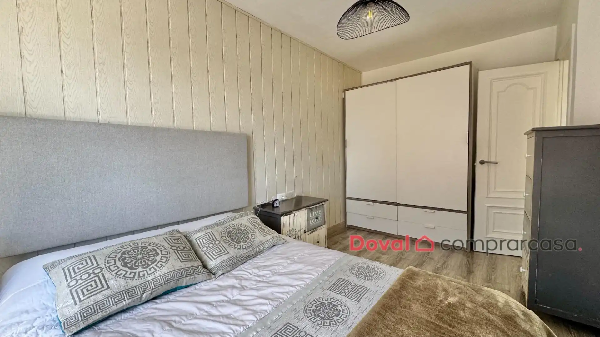 Habitación de Casa o chalet en venta en Vigo  con Parquet, Terraza y Amueblado