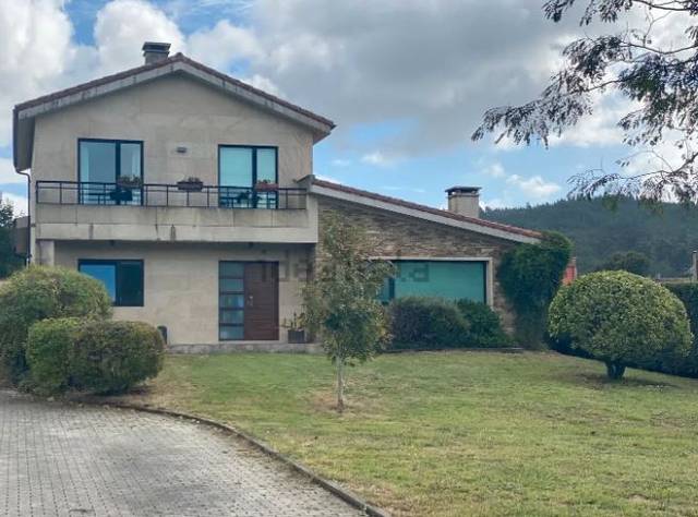 Casa-chalet en Venta en Lugar Igrexa en O Milladoiro