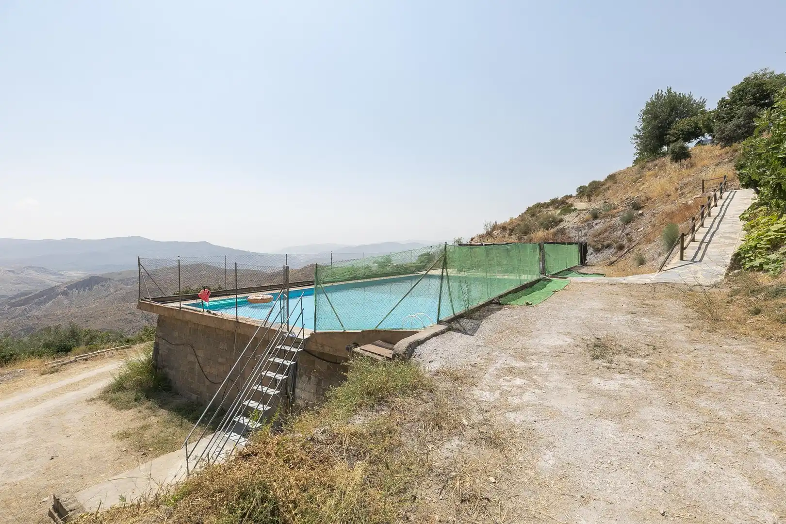 Piscina de Local en venda en Granada