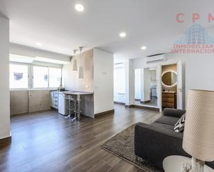 Living room of Flat to rent in  Madrid Capital  with Air Conditioner, Heating and Parquet flooring