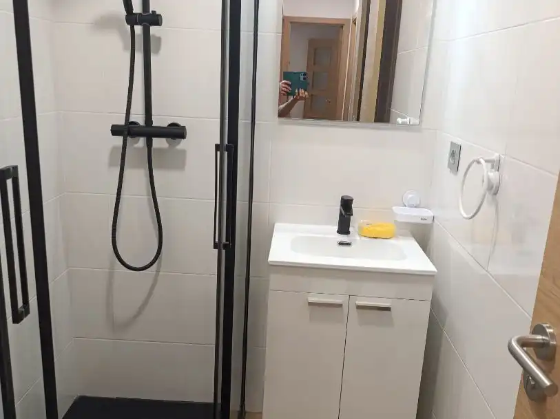Badezimmer von Wohnung zum Verkauf in Ames mit Terrasse und Balkon