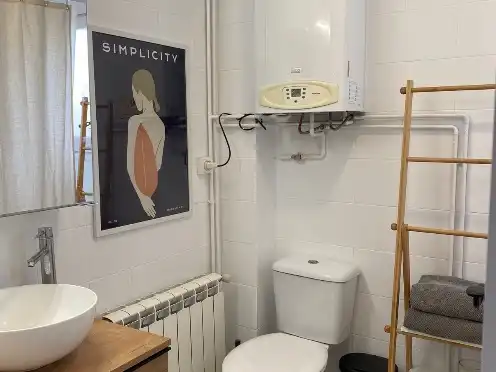 Badezimmer von Wohnung zur Miete in Sitges mit Terrasse, Schwimmbad und Balkon