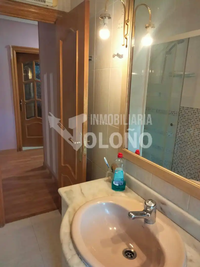 Bathroom of Flat for sale in Elciego  with Heating, Parquet flooring and Storage room