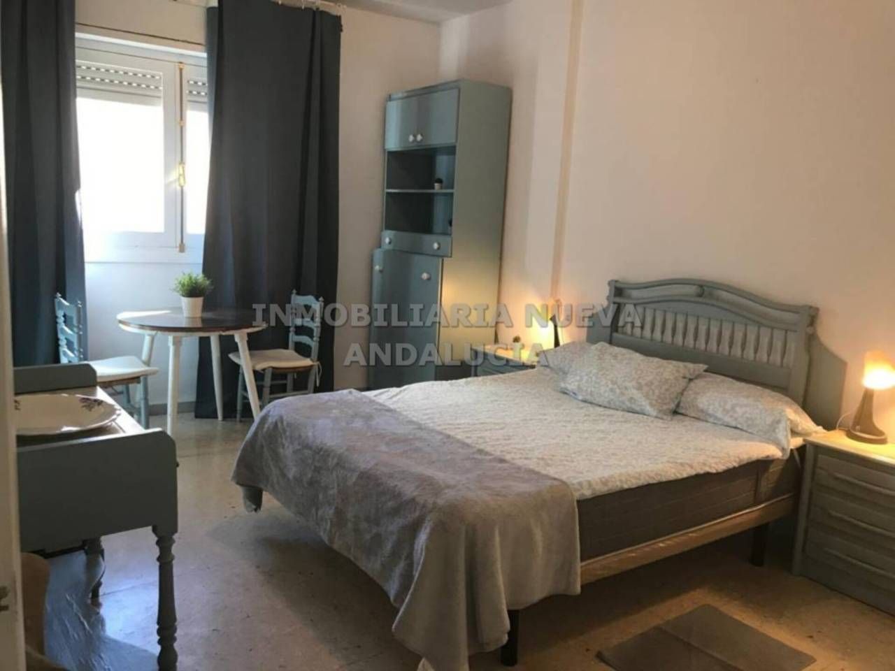 Dormitori de Pis de lloguer en  Almería Capital amb Terrassa i Moblat