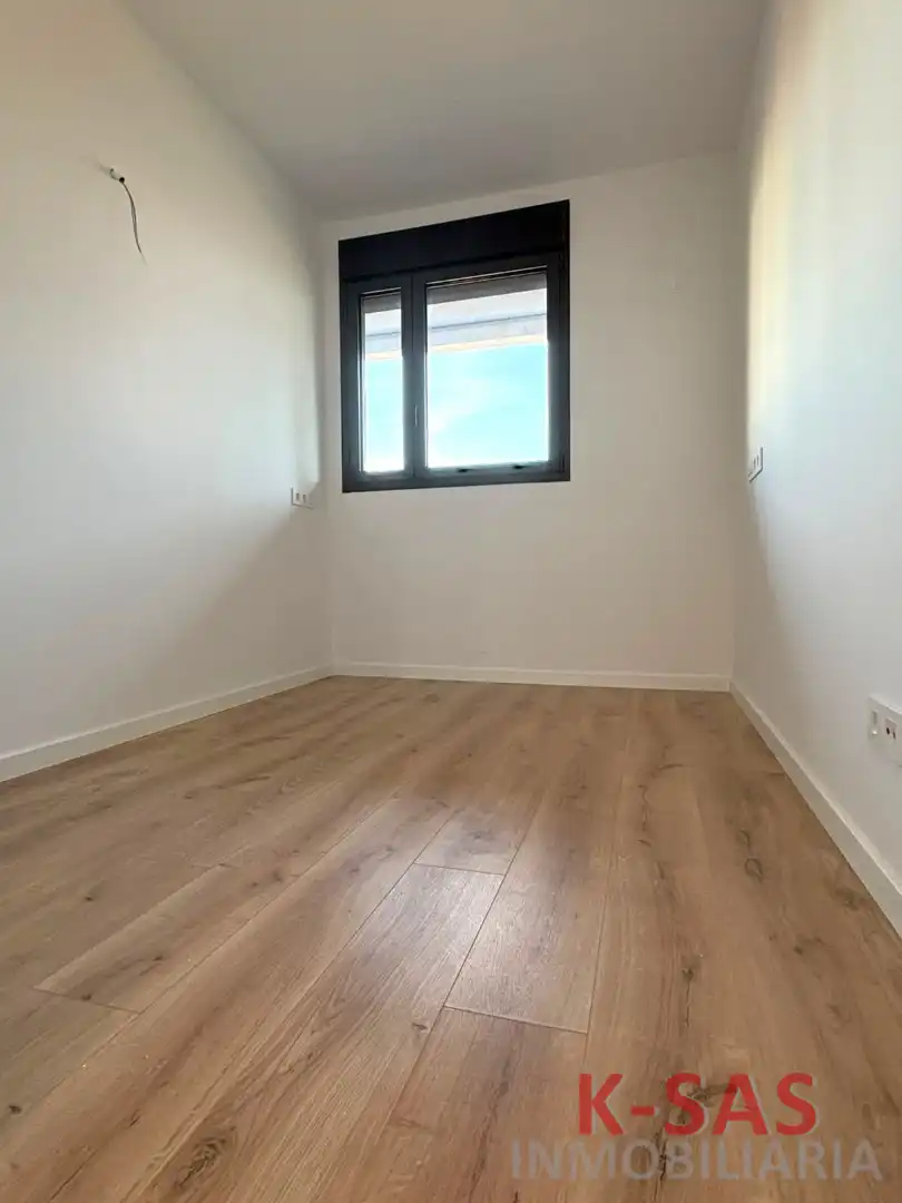Bedroom of Flat for rent in Montesa