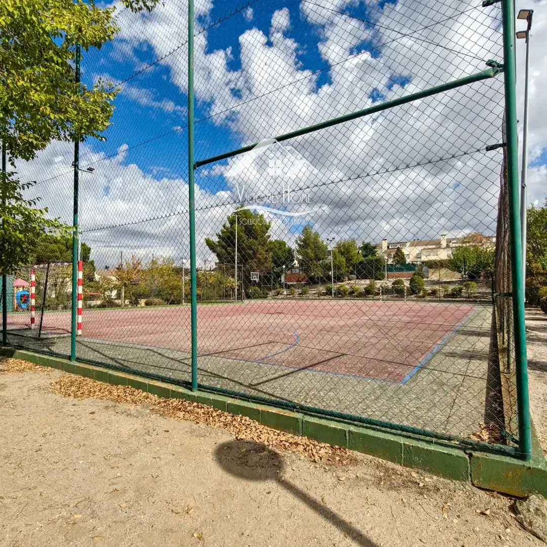 Vista exterior de Casa adosada en venta en Rivas-Vaciamadrid con Aire acondicionado, Calefacción y Jardín privado