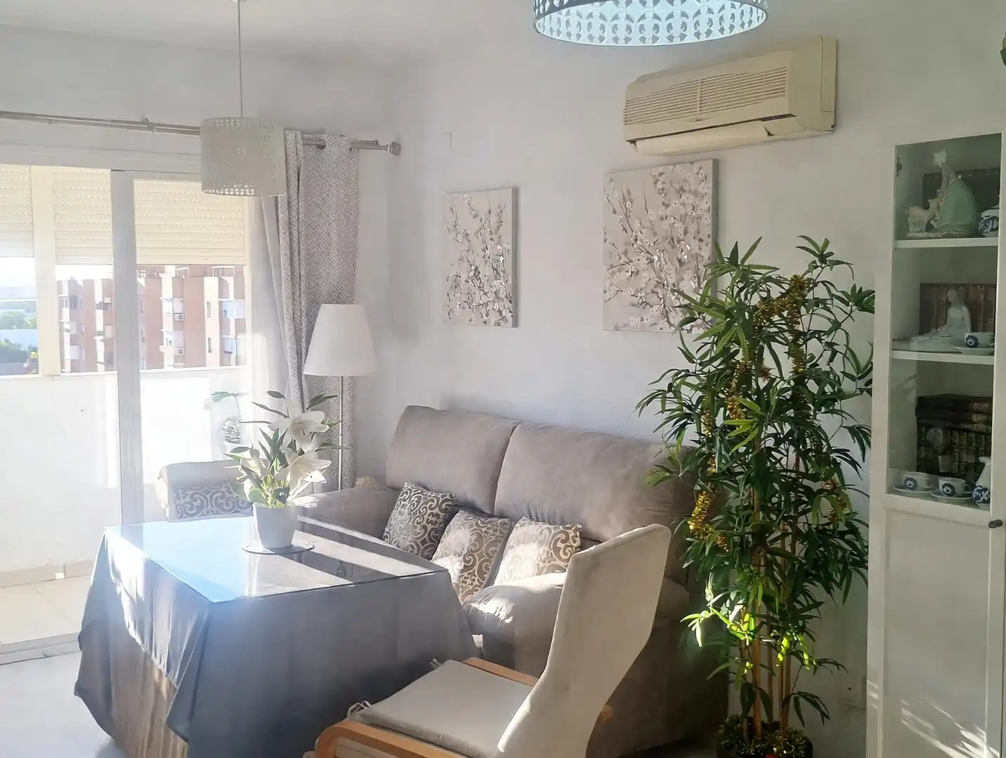 Sala d'estar de Pis en venda en Sevilla amb Moblat