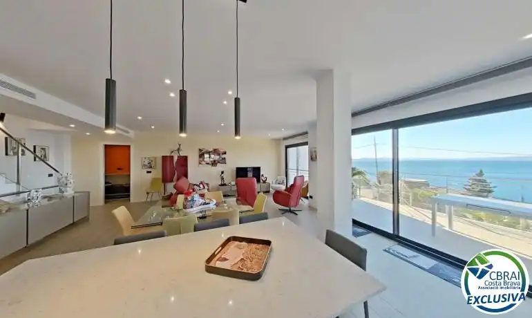 Casa con piscina in vendita a Carrer Mossèn Cinto Verdaguer, imagen 2
