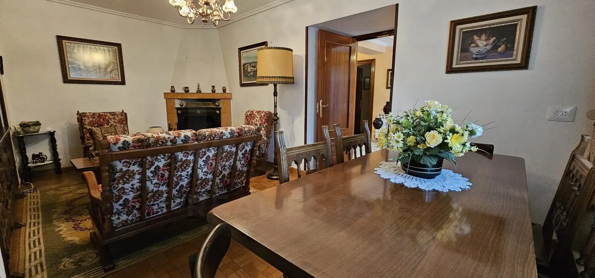 Comedor de Finca rústica en venta en Valle de Valdebezana con Calefacción