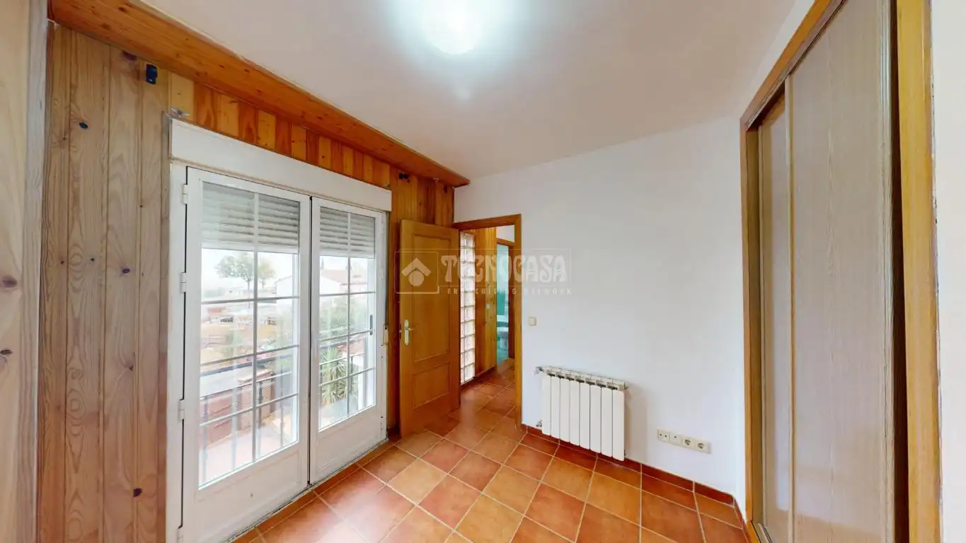 Casa adosada en venda en El Casar