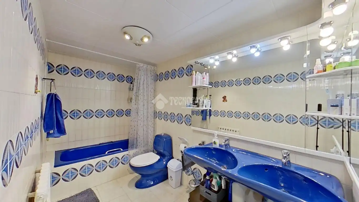 Baño de Piso en venta en Berga con Balcón