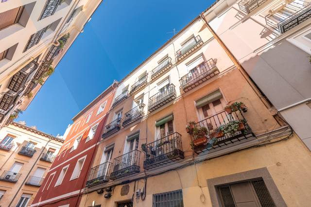 Planta baja en Venta en Calle ESCUADRA en Embajadores - Lavapiés
