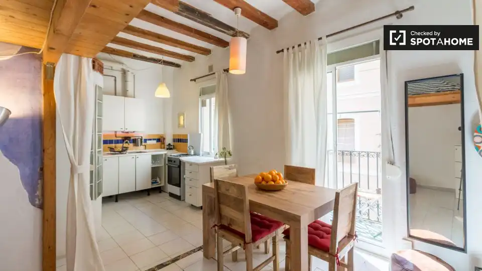 Piso con terraza en alquiler en Ciutat Vella