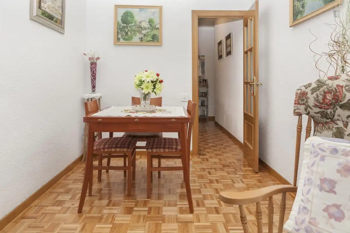 Habitació a Sants-Badal