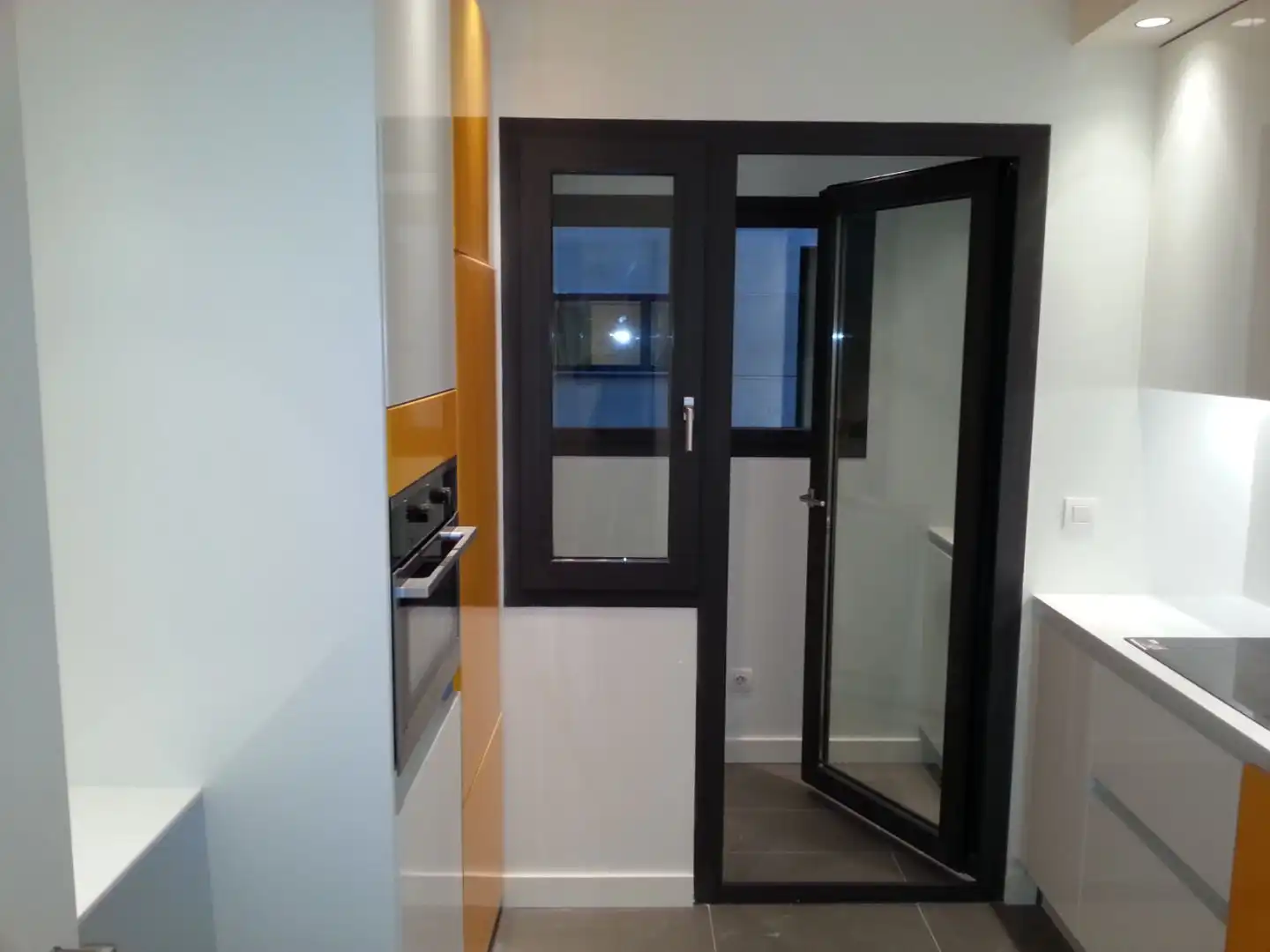Flat for rent in Madrid  with Air Conditioner, Parquet flooring and Storage room