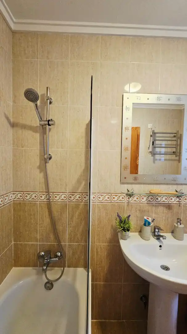 Baño de Dúplex de alquiler en Santa Pola con Aire acondicionado, Calefacción y Terraza