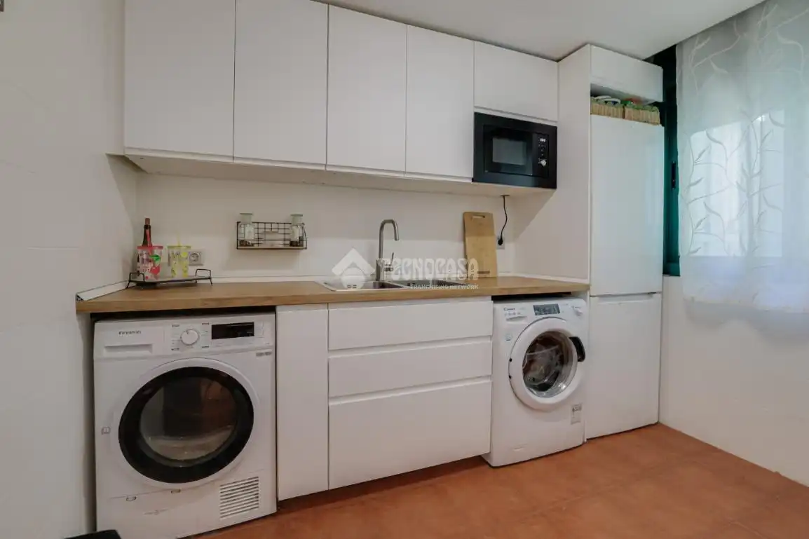 Kitchen of Flat for sale in Badalona  with Air Conditioner, Heating and Parquet flooring