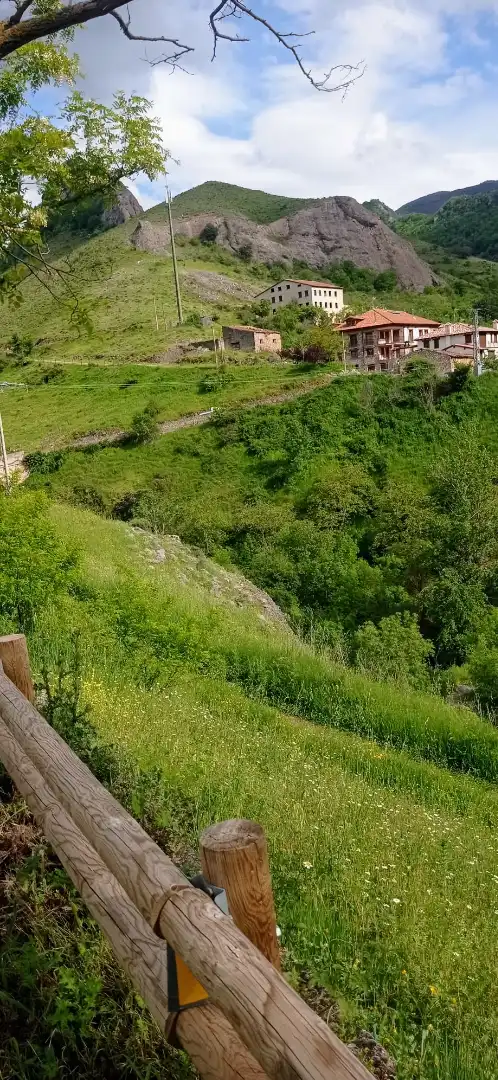 Vista exterior de Edificio en venta en Pedroso