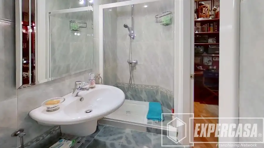 Bathroom of Flat for sale in Campanar