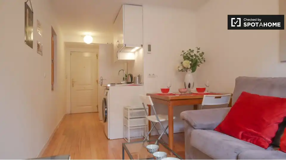 Wohnung zur Miete in Puerta del Ángel