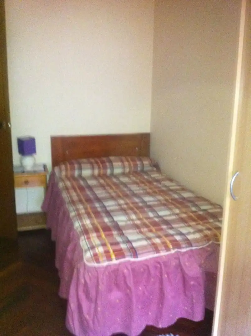 Dormitori de Pis de lloguer en Ferrol amb Calefacció, Parquet i Moblat