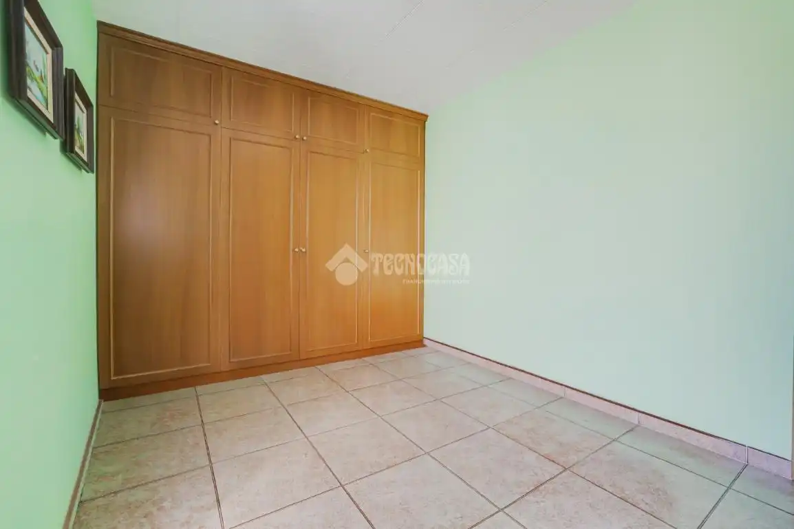Schlafzimmer von Einfamilien-Reihenhaus zum Verkauf in Terrassa mit Terrasse