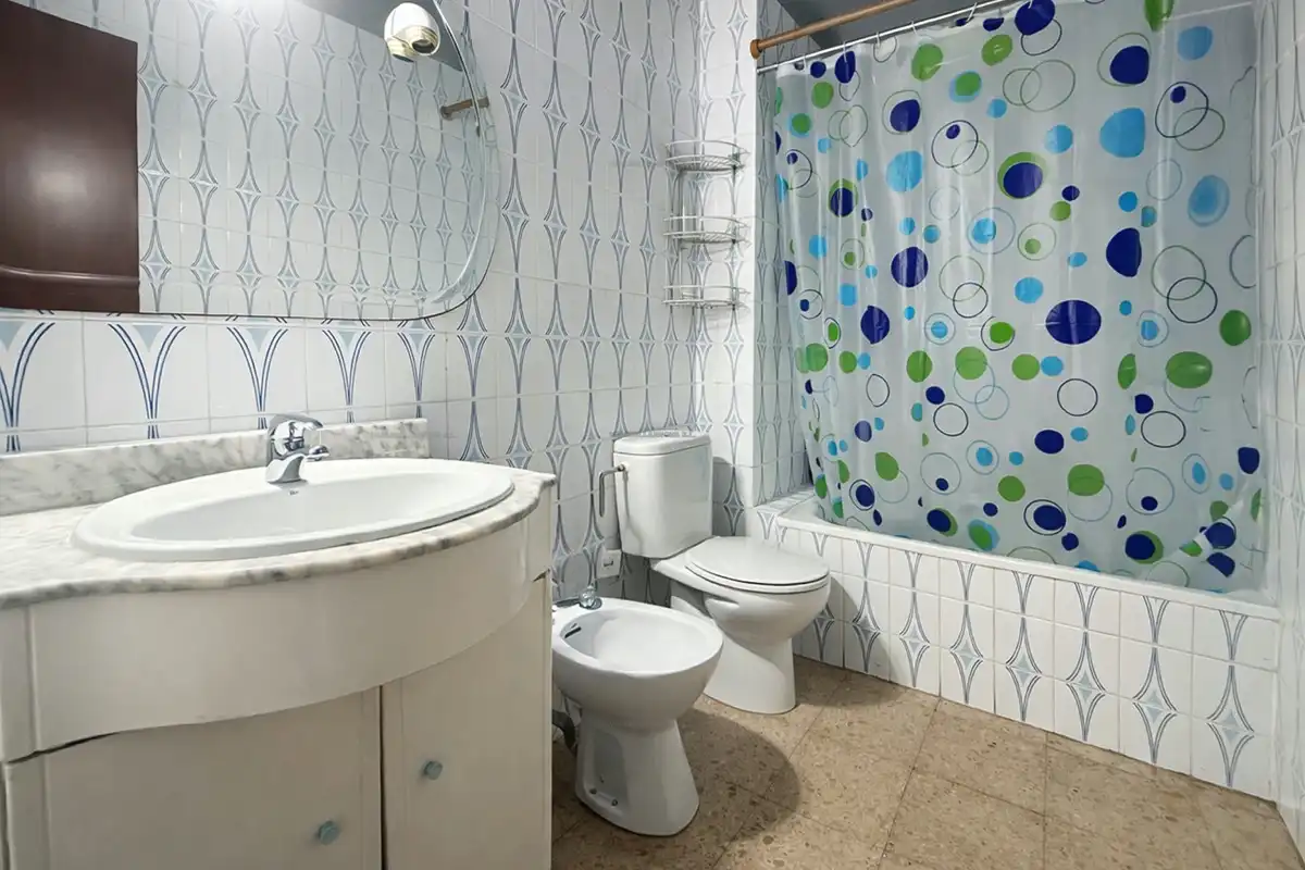 Badezimmer von Wohnung zum Verkauf in Parets del Vallès mit Balkon