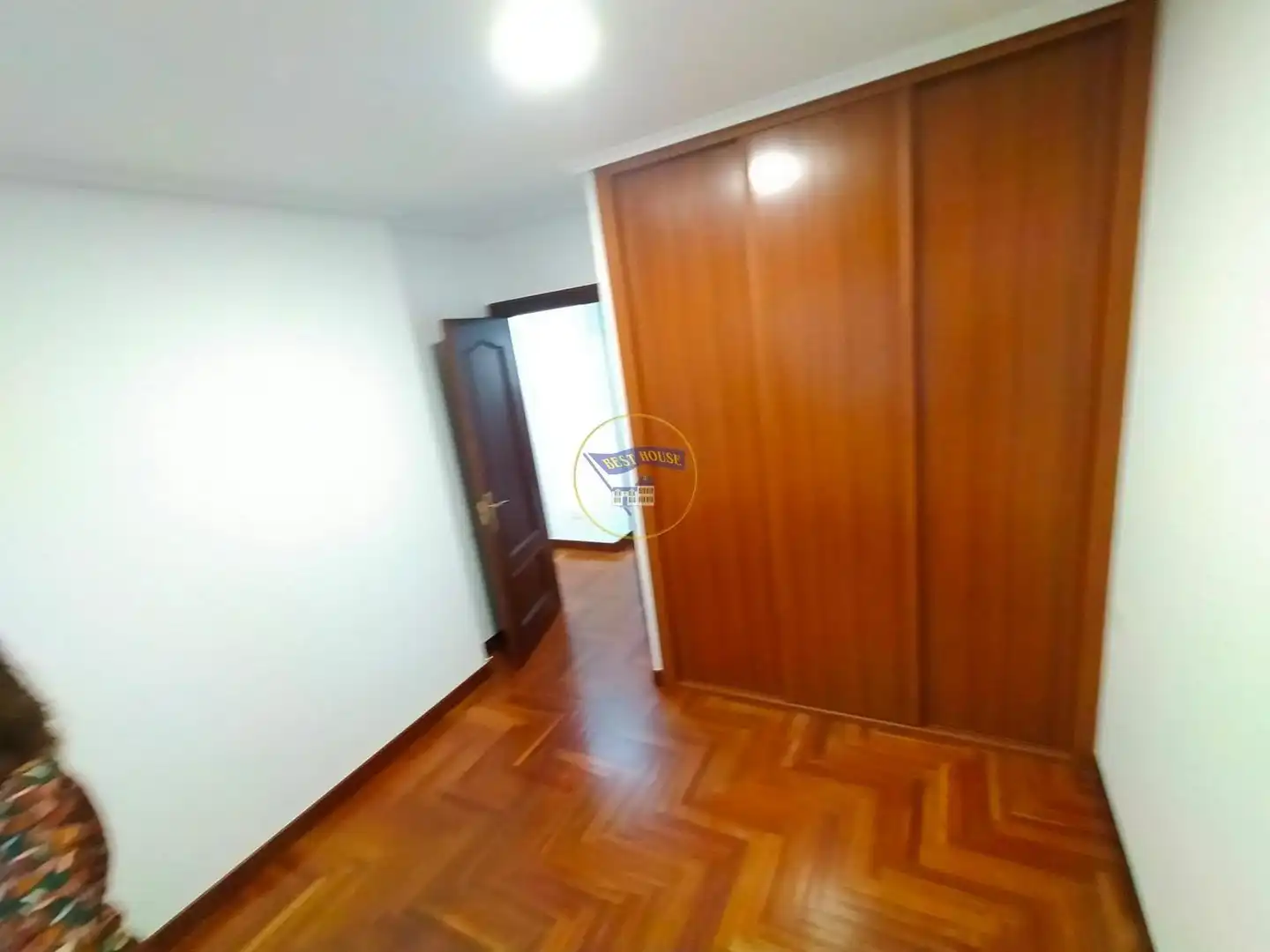 Flat for rent in Vigo   with Heating, Parquet flooring and Furnished