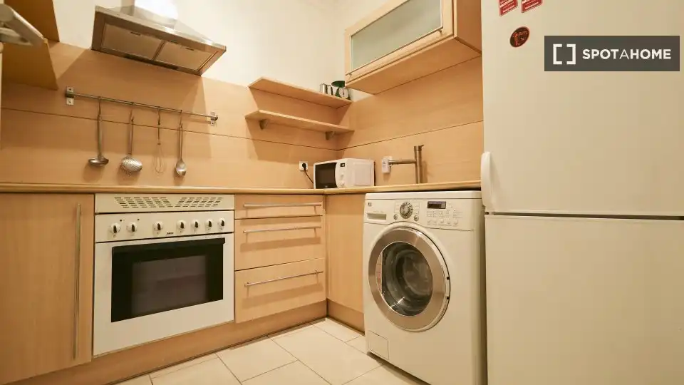 Cocina de Piso de alquiler en Madrid con Aire acondicionado, Calefacción y Amueblado