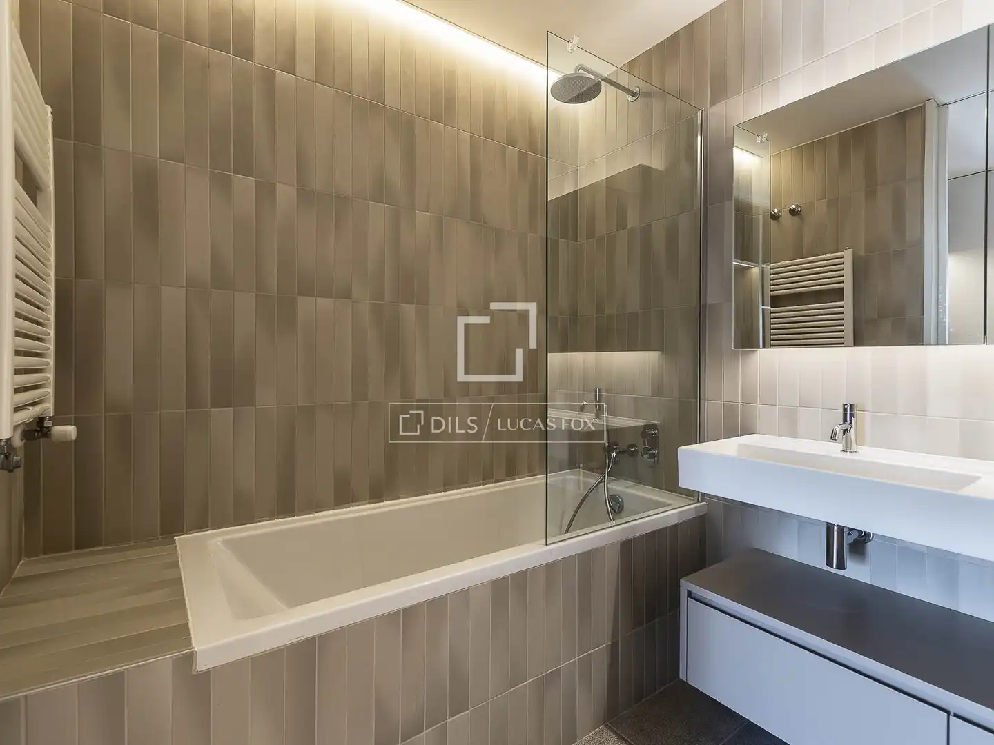 Baño de Ático en venta en Barcelona con Aire acondicionado, Calefacción y Terraza