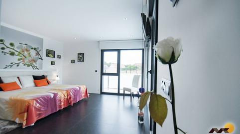 Foto 2 de Casa o chalet en venta en Calle Los Calderones, Soto de la Marina, Santa Cruz de Bezana