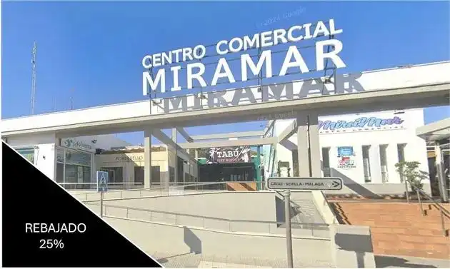 Local comercial en venta en Avenida DE LA BARROSA
