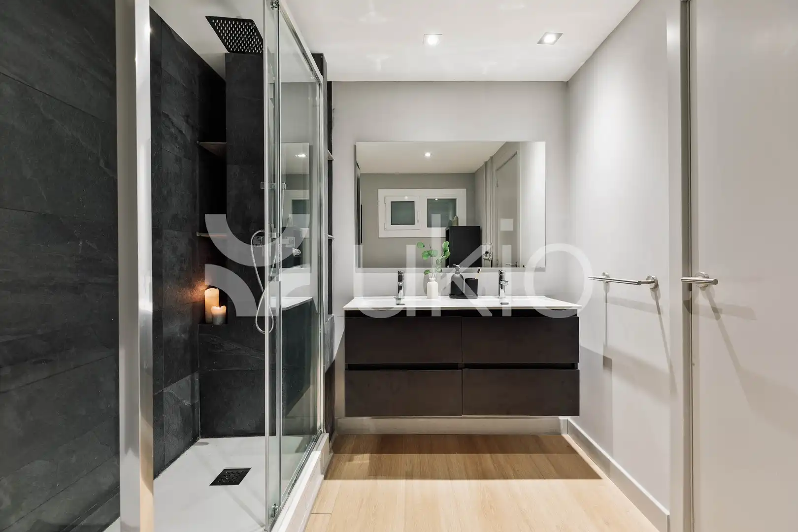 Bathroom of Apartments for rent in Barcelona  with Air Conditioner, Heating and Terrace