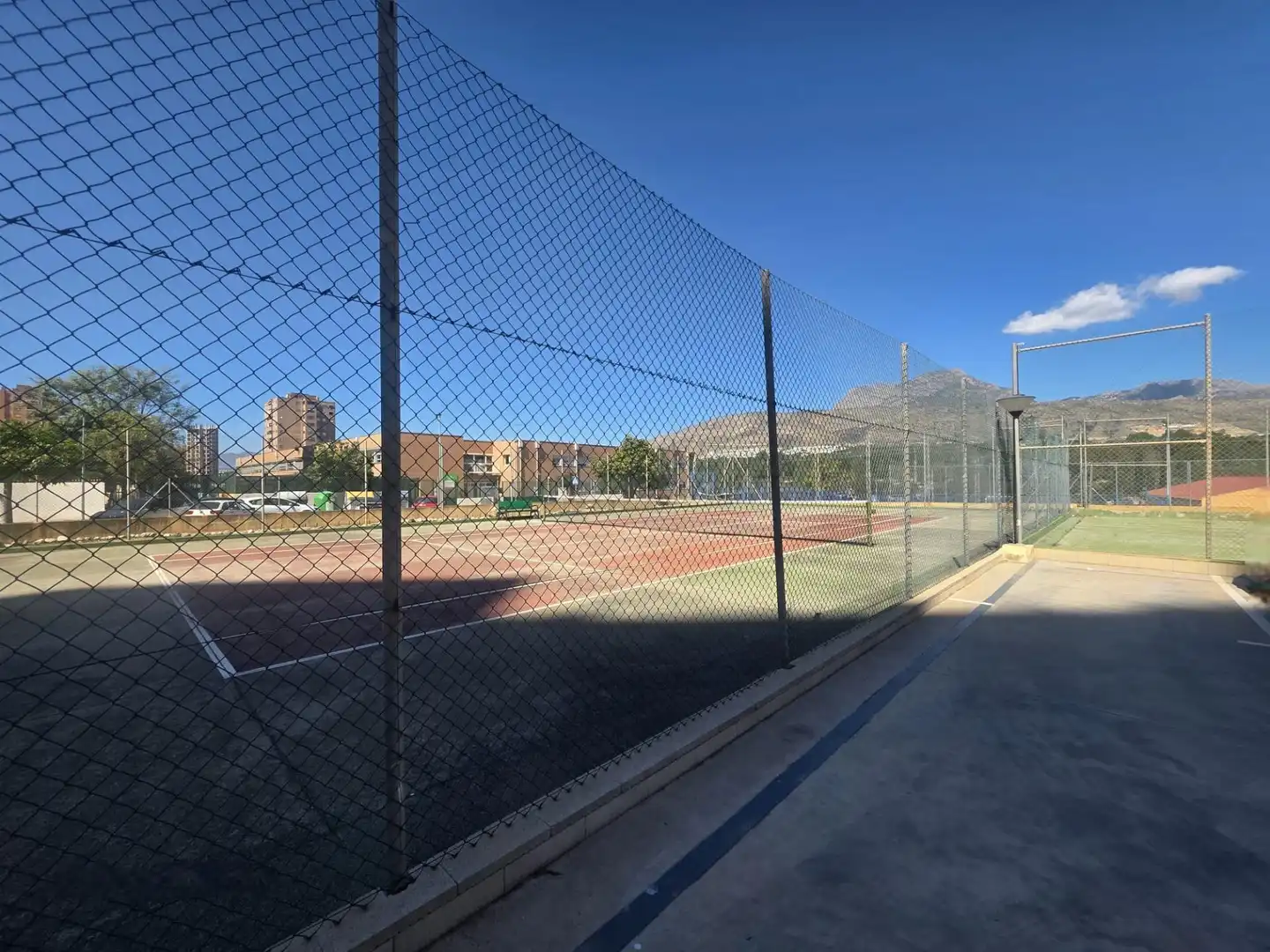 Vista exterior de Piso en venta en Playa Poniente