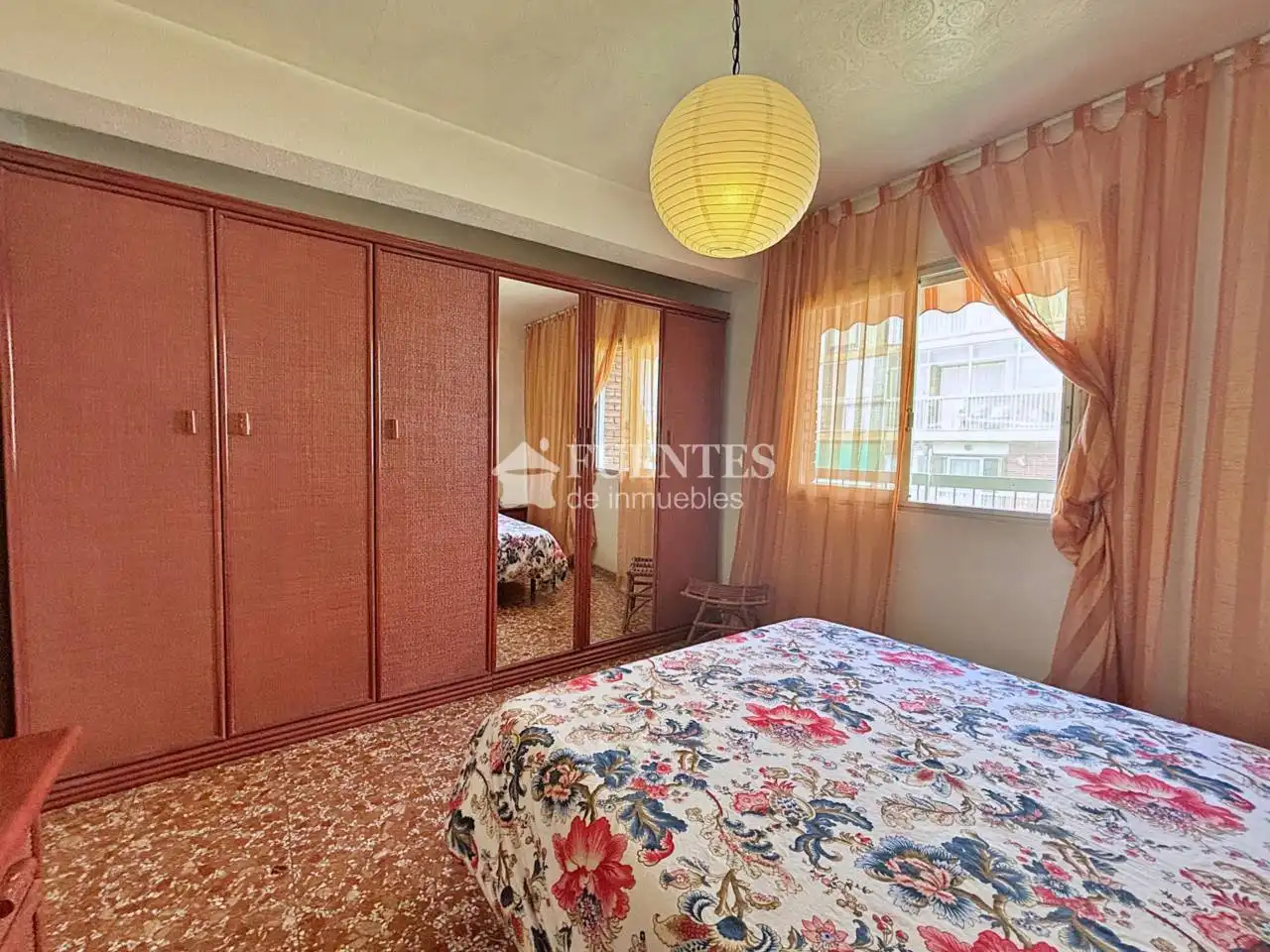 Habitación de Piso en venta en Alicante / Alacant con Terraza y Amueblado