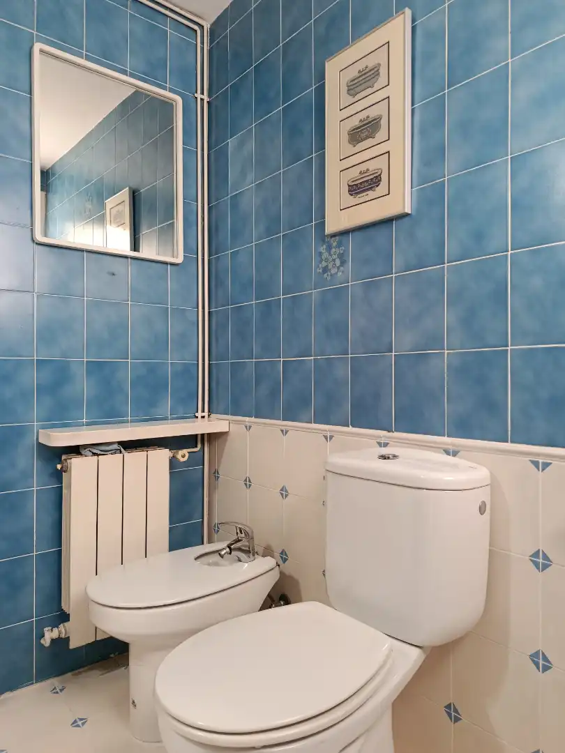 Baño de Piso en venta en Girona con Aire acondicionado, Calefacción y Jardín privado