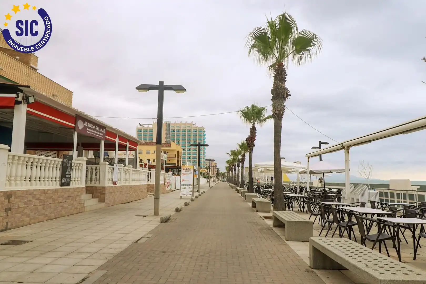 Vista exterior de Apartament en venda en Oropesa del Mar / Orpesa amb Jardí privat, Terrassa i Moblat