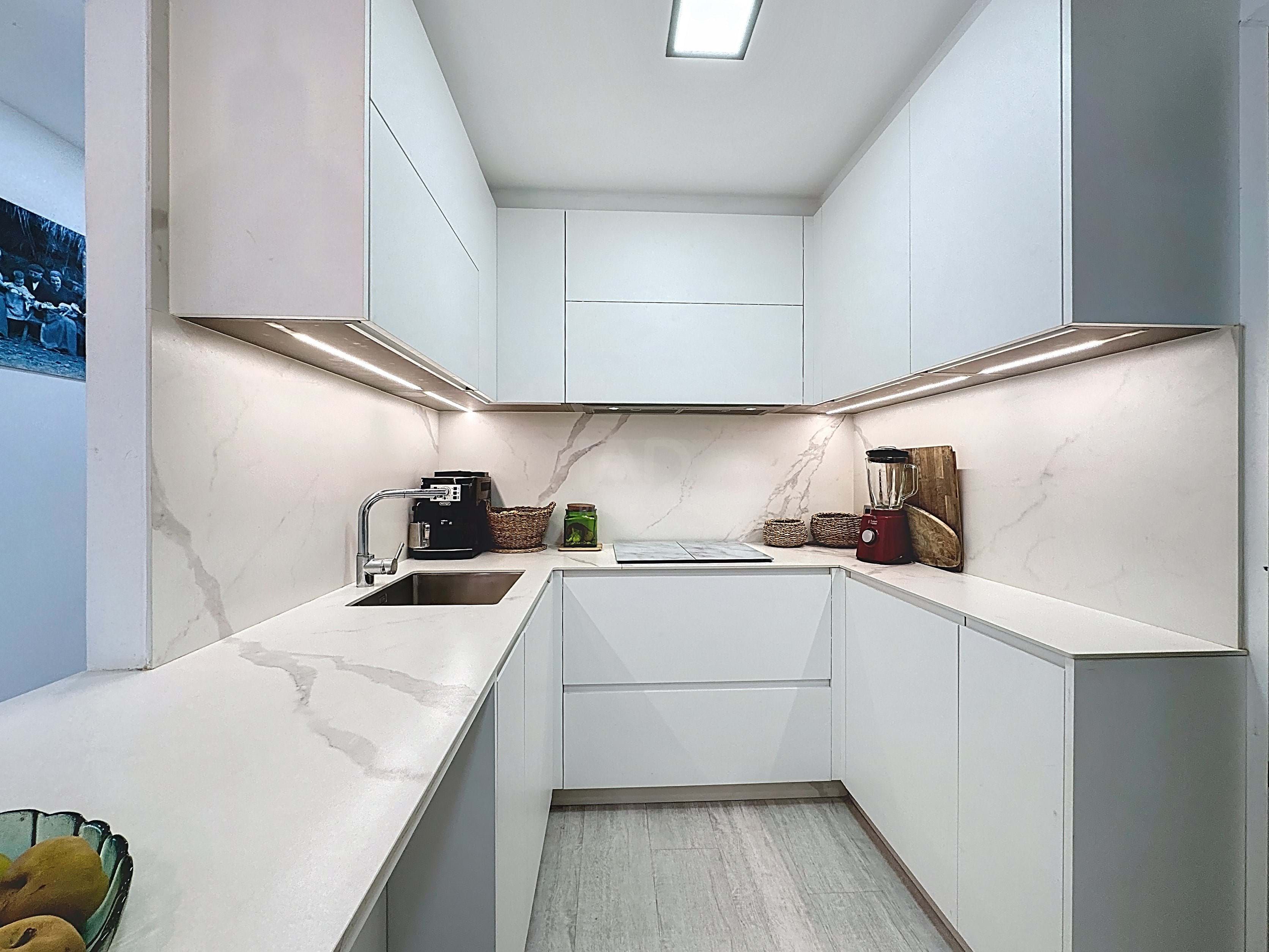 Kitchen of Flat for sale in Poio  with Heating