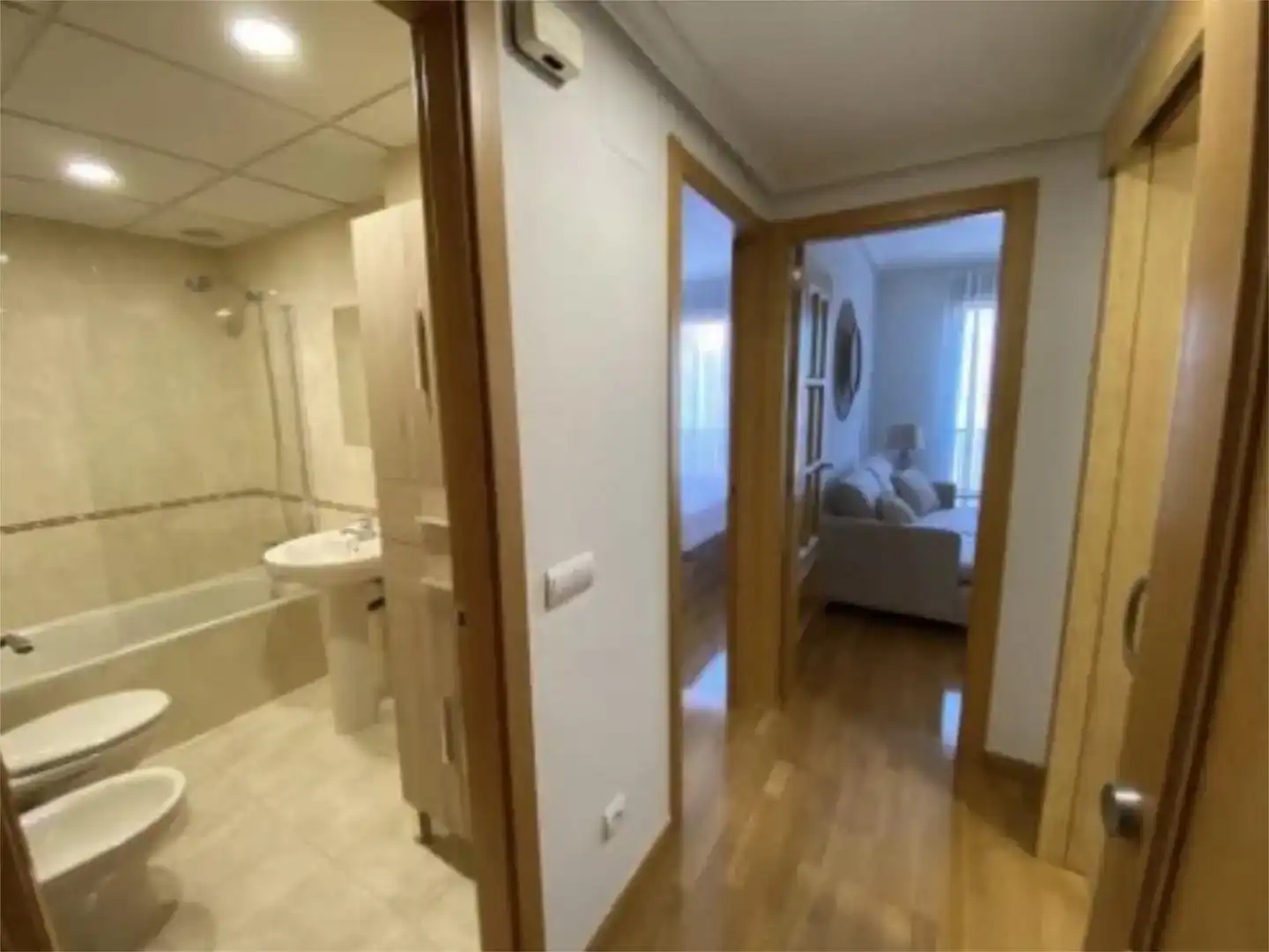 Badezimmer von Wohnung zur Miete in  Madrid Capital mit Klimaanlage, Schwimmbad und Balkon