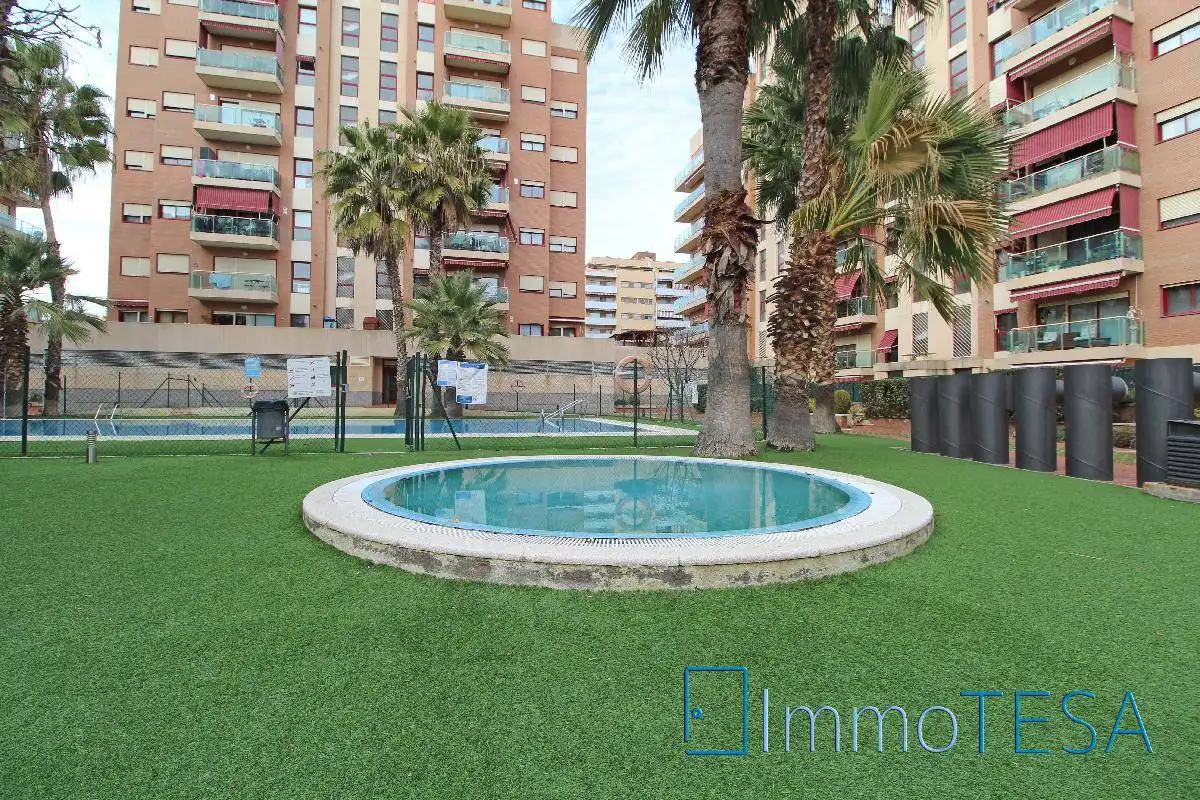 Piscina de Pis en venda en Barberà del Vallès amb Aire condicionat, Calefacció i Parquet
