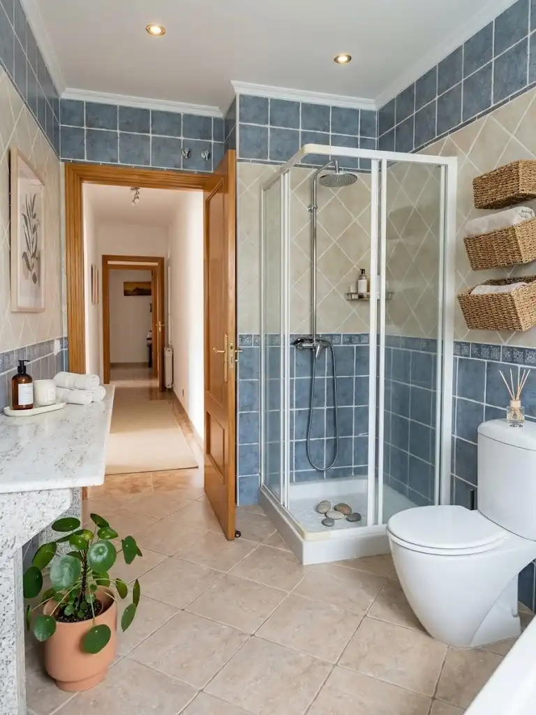 Bathroom of Flat for rent in Cabral - Candeán