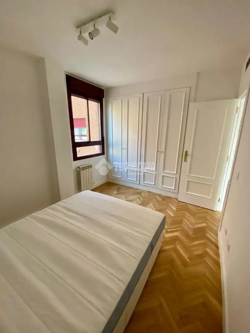 Habitación de Piso en venta en Madrid con Trastero