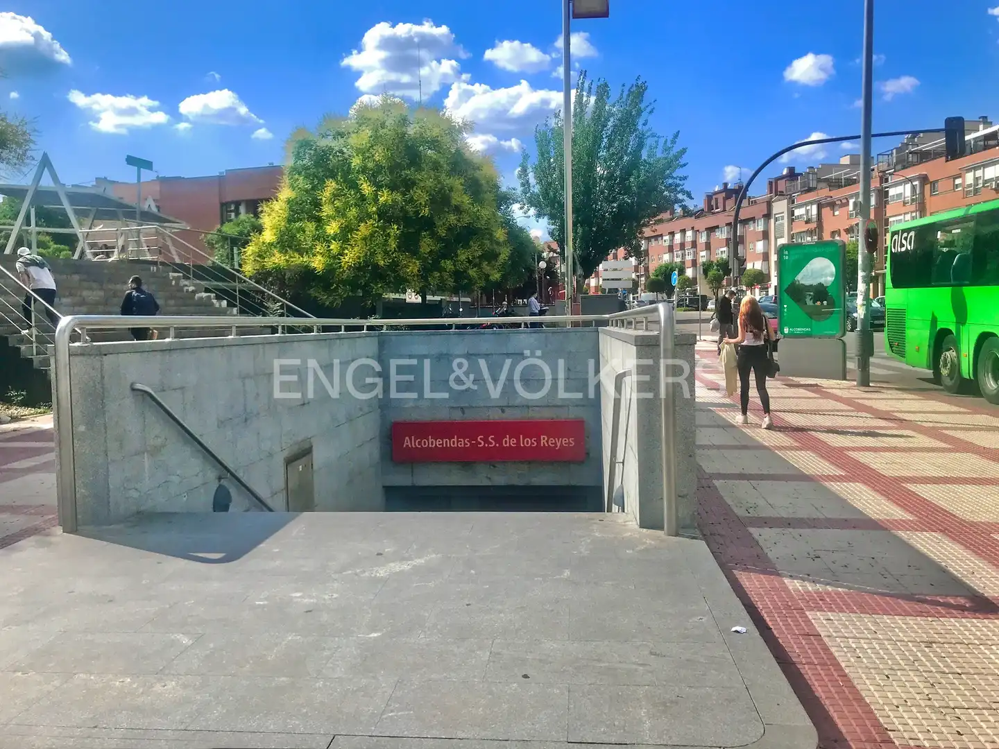 Außenansicht von Dachboden zur Miete in Alcobendas mit Klimaanlage, Heizung und Terrasse